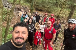 Uludere Şelalesinde Doğa Yürüyüşü ile Cumhuriyet Bayramını Kutladılar