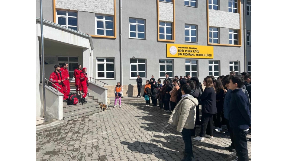 Pınarbaşı Şehit Ayhan Sütçü Çok Programlı Anadolu Lisesi’nde Afet Farkındalık Eğitimi
