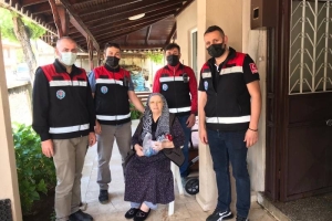 Hayat Arama Kurtarma Derneği Şehit Ailelerini ziyaret etti.