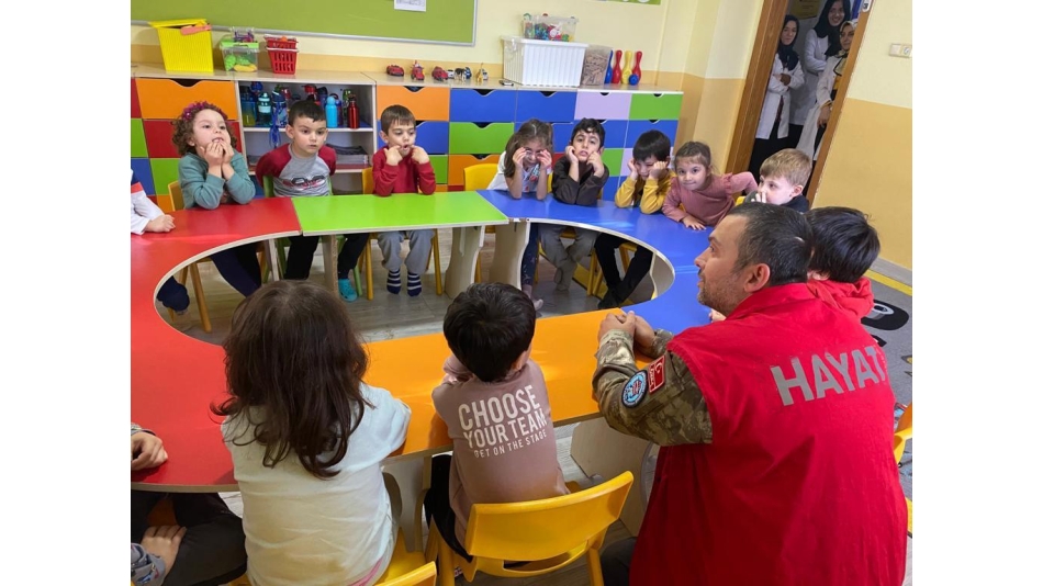 Ana okulu yavrularımızı afetlere karşı bilinçlendirme çalışmalarımız