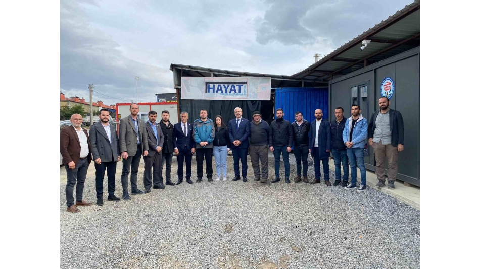 Yeniden Refah Partisi Belediye Başkan Adayı Menderes Ayvaz ve ekibi, derneğimize nezaket ziyaretinde bulundu